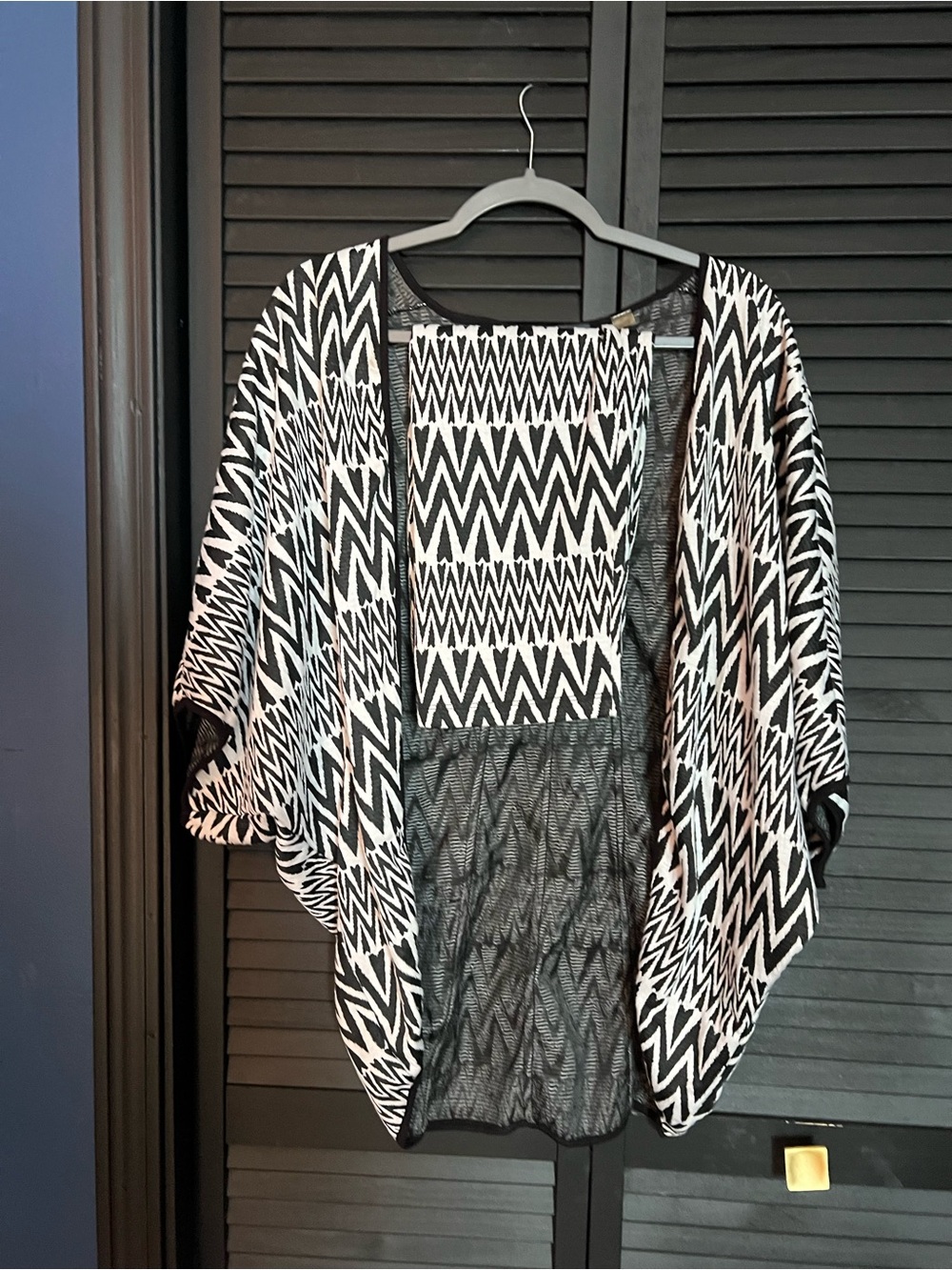 tarte Black and White Geometric Kimono & Skirt Set